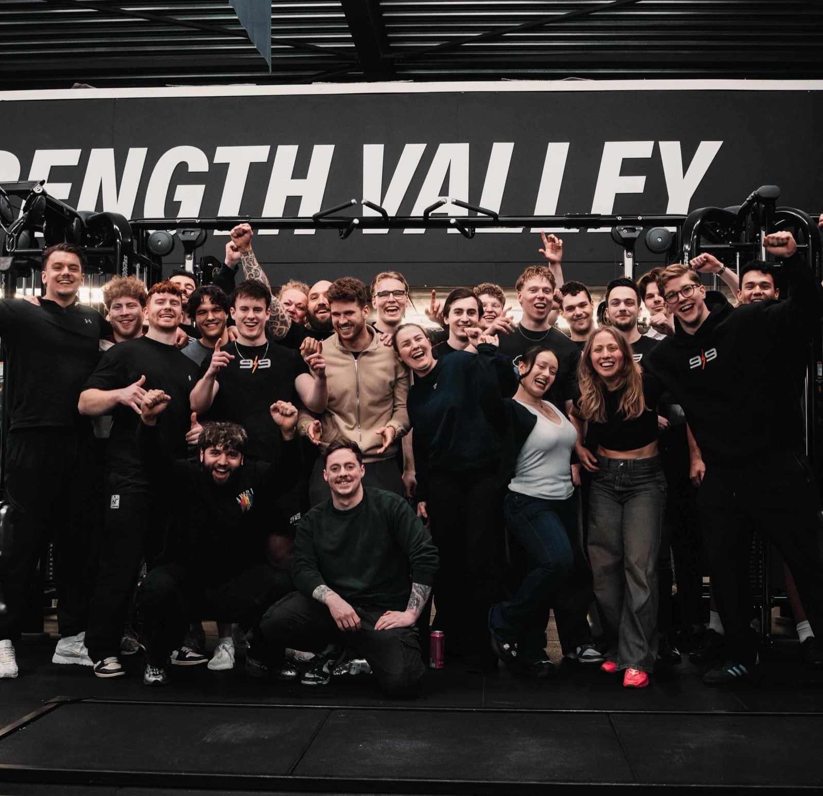 9for9 coaching team powerlifting training in de gym